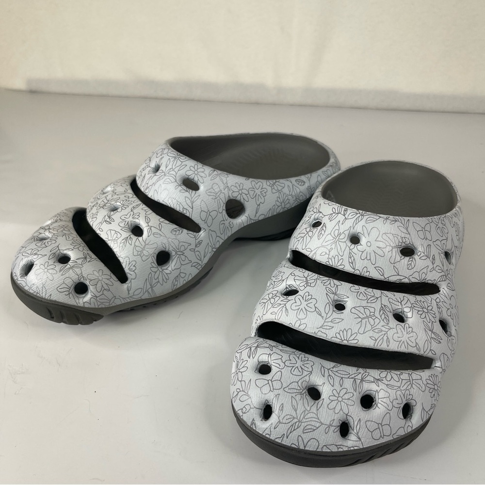 Keen Yogui Arts Slide Sandal Size 11